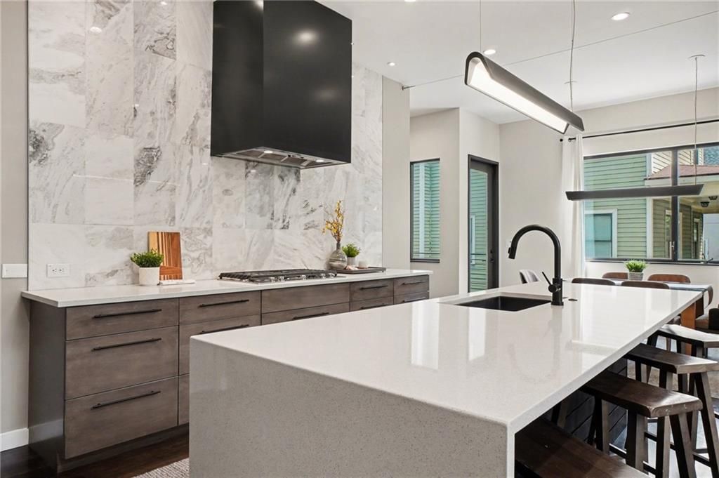 Image 10 of property listing at 504 Morgan Street NE, Atlanta, GA 30308