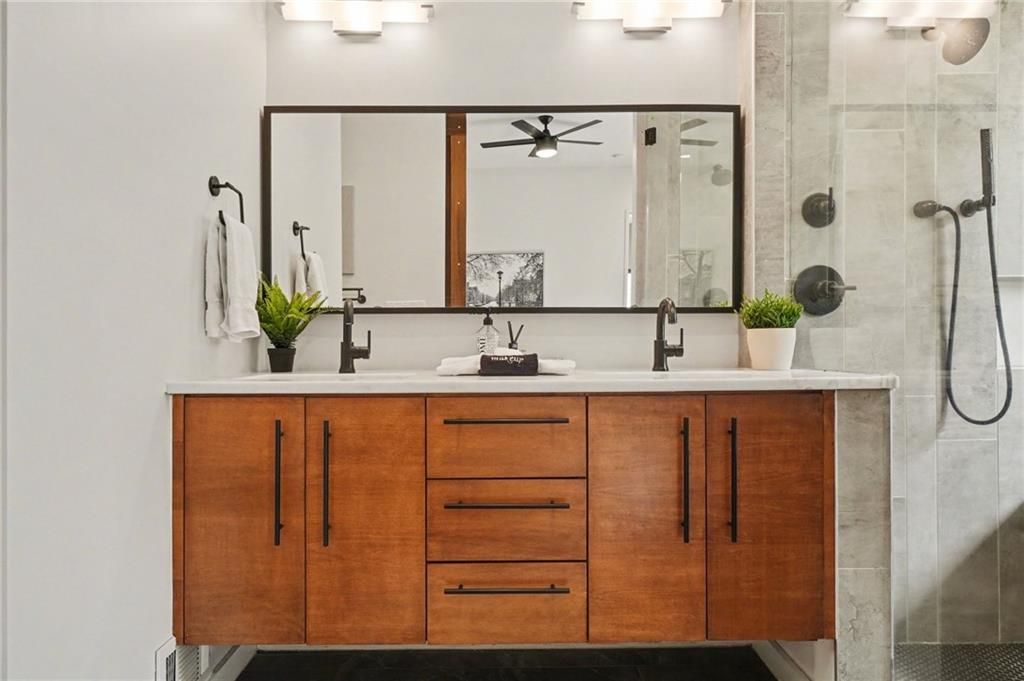 Image 17 of property listing at 504 Morgan Street NE, Atlanta, GA 30308