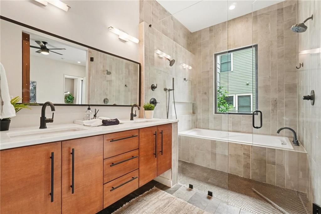 Image 5 of property listing at 504 Morgan Street NE, Atlanta, GA 30308