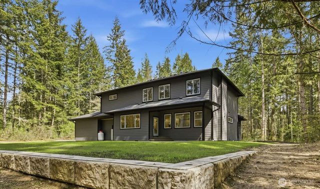 7993 Roundup Lane NW, Silverdale, WA 98383
