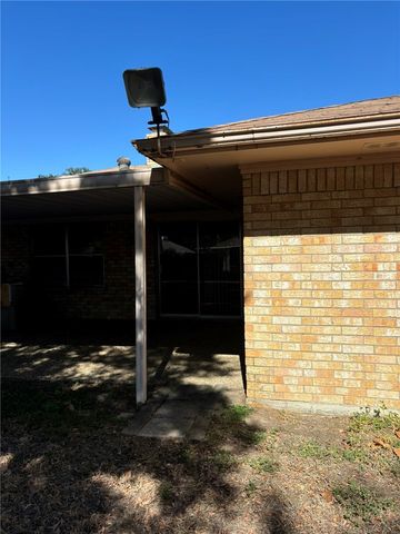 1009 Fairway, Mexia, TX 76667