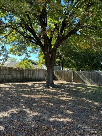1009 Fairway, Mexia, TX 76667