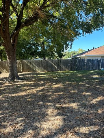 1009 Fairway, Mexia, TX 76667