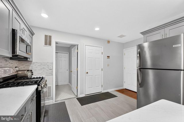3 FOUNTAYNE LN, Lawrence Township, NJ 08648