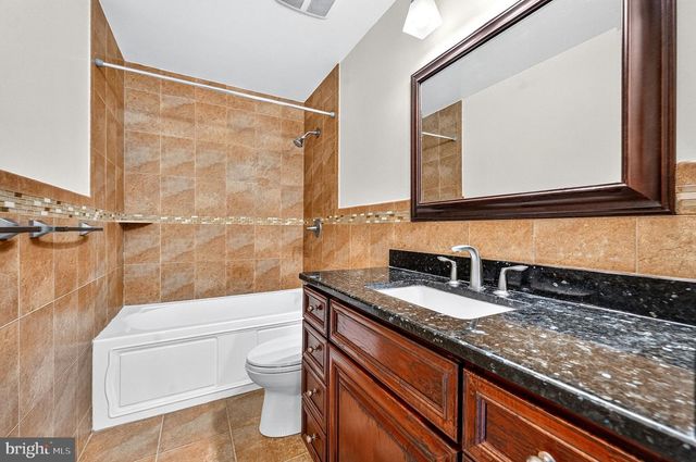 3 FOUNTAYNE LN, Lawrence Township, NJ 08648
