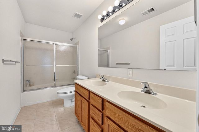 3 FOUNTAYNE LN, Lawrence Township, NJ 08648