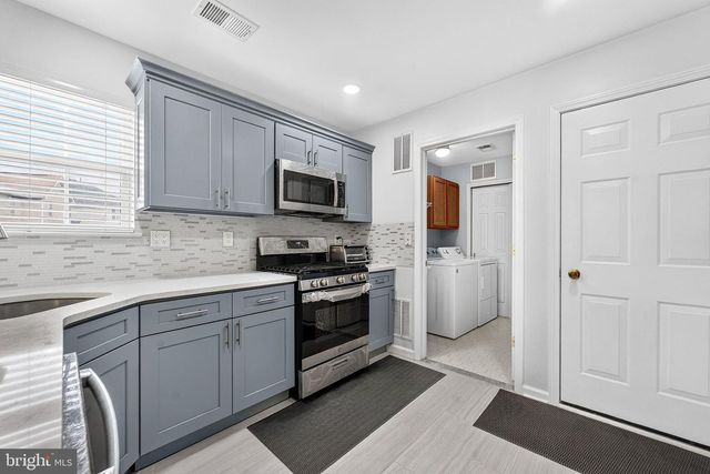3 FOUNTAYNE LN, Lawrence Township, NJ 08648
