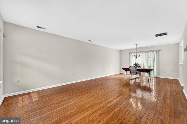 3 FOUNTAYNE LN, Lawrence Township, NJ 08648