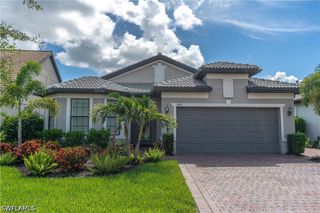 7473 Winding Cypress DR, Naples, FL 34114