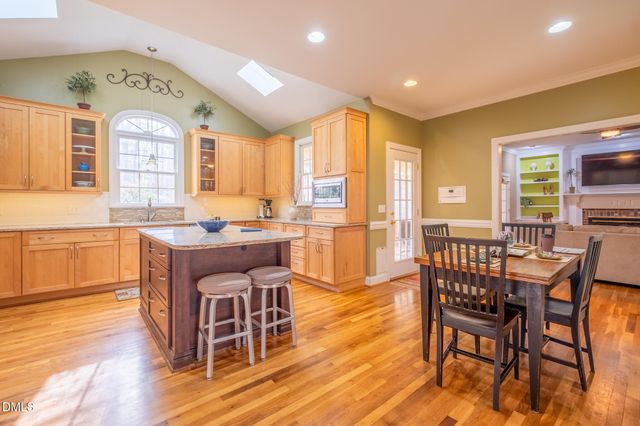 216 Cobblestone Drive, Chapel Hill, NC 27516