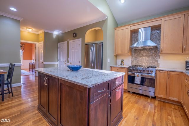 216 Cobblestone Drive, Chapel Hill, NC 27516