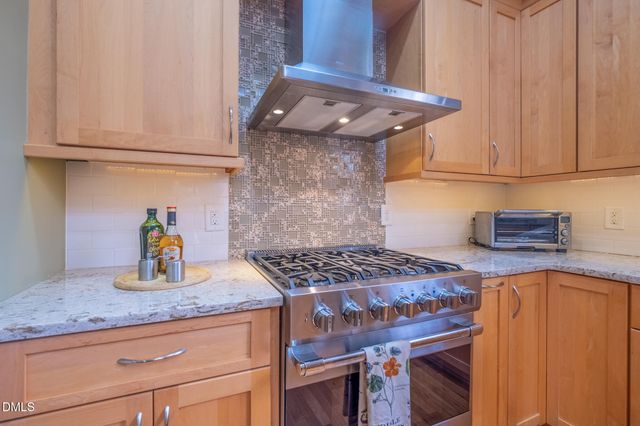 216 Cobblestone Drive, Chapel Hill, NC 27516