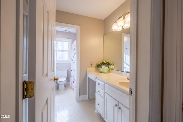 216 Cobblestone Drive, Chapel Hill, NC 27516