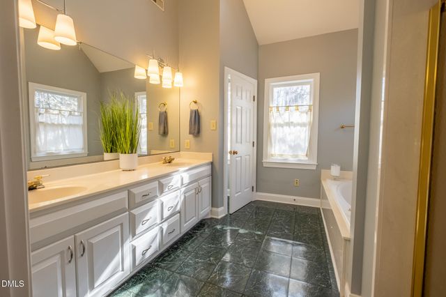 216 Cobblestone Drive, Chapel Hill, NC 27516