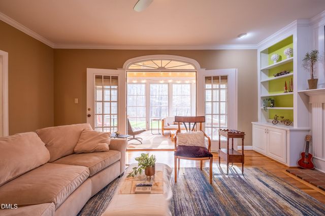 216 Cobblestone Drive, Chapel Hill, NC 27516