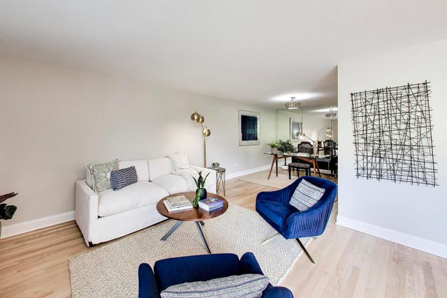 151 N Kenilworth Avenue 2G, Oak Park, IL 60301