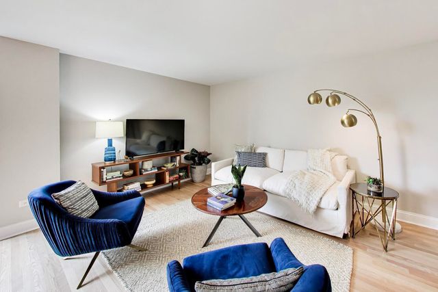 151 N Kenilworth Avenue 2G, Oak Park, IL 60301