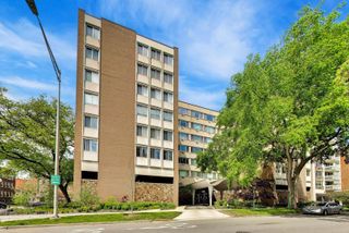 151 N Kenilworth Avenue 2G, Oak Park, IL 60301