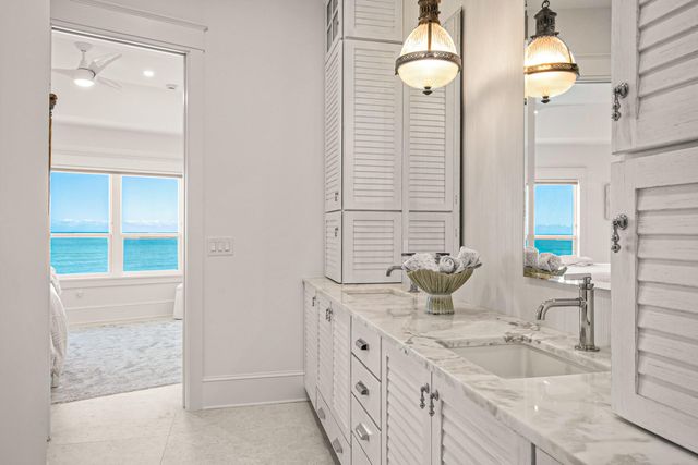 8810 S Sea Oaks Way 406, Vero Beach, FL 32963