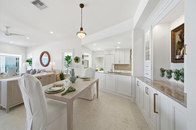 8810 S Sea Oaks Way 406, Vero Beach, FL 32963