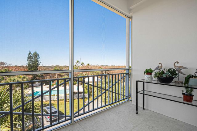 8810 S Sea Oaks Way 406, Vero Beach, FL 32963