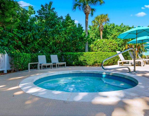 8810 S Sea Oaks Way 406, Vero Beach, FL 32963