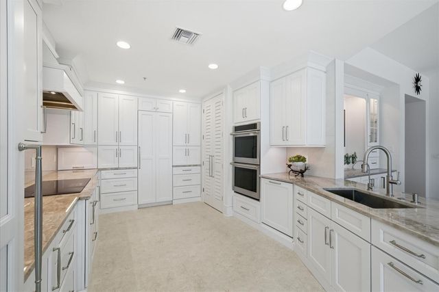 8810 S Sea Oaks Way 406, Vero Beach, FL 32963