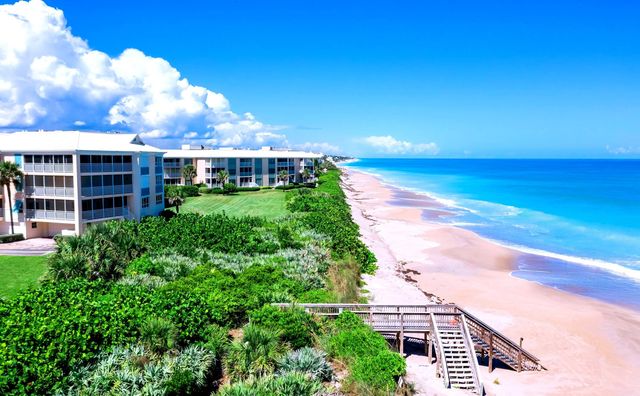 8810 S Sea Oaks Way 406, Vero Beach, FL 32963