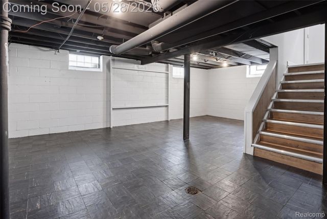 16510 Lesure Street, Detroit, MI 48235