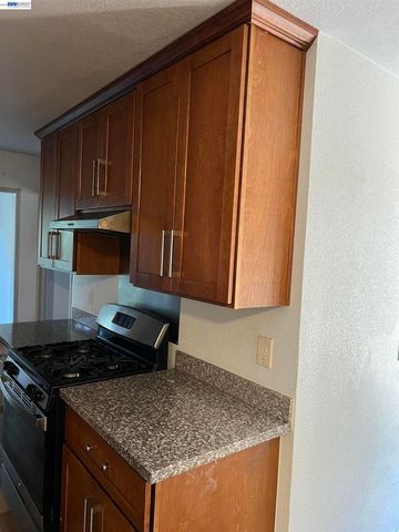 2039 D STREET, Hayward, CA 94541