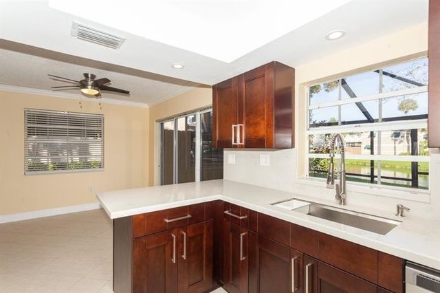 5200 Lake Loop Road, Cooper City, FL 33330