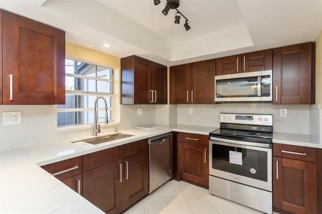 5200 Lake Loop Road, Cooper City, FL 33330