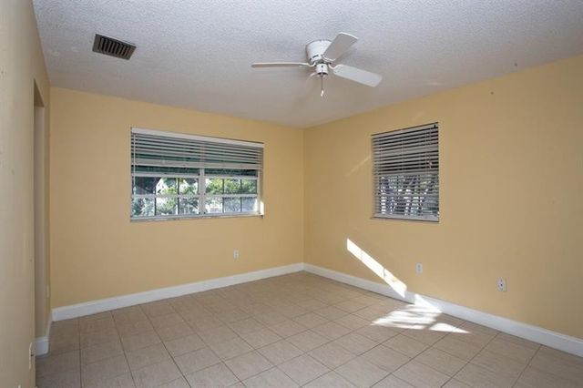 5200 Lake Loop Road, Cooper City, FL 33330