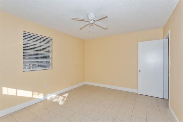 5200 Lake Loop Road, Cooper City, FL 33330