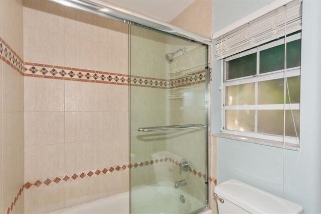 5200 Lake Loop Road, Cooper City, FL 33330