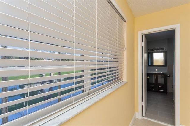 5200 Lake Loop Road, Cooper City, FL 33330