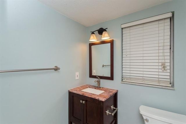 5200 Lake Loop Road, Cooper City, FL 33330