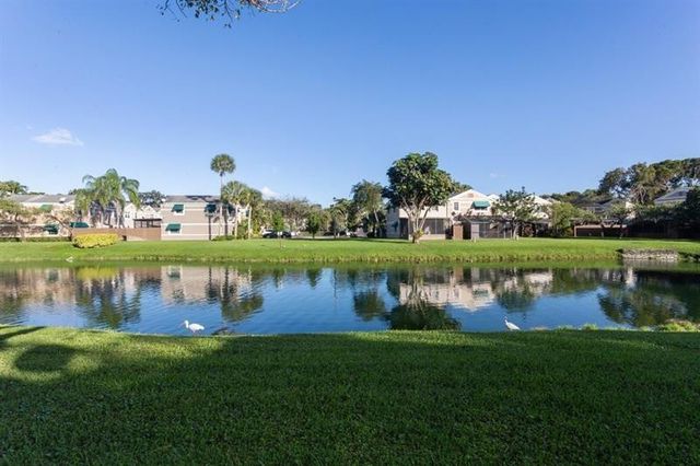 5200 Lake Loop Road, Cooper City, FL 33330