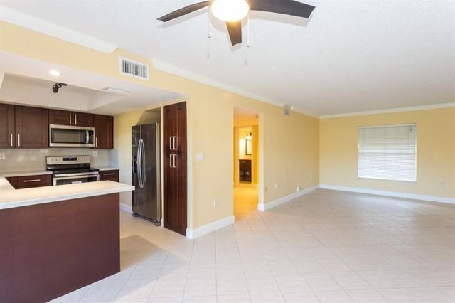 5200 Lake Loop Road, Cooper City, FL 33330