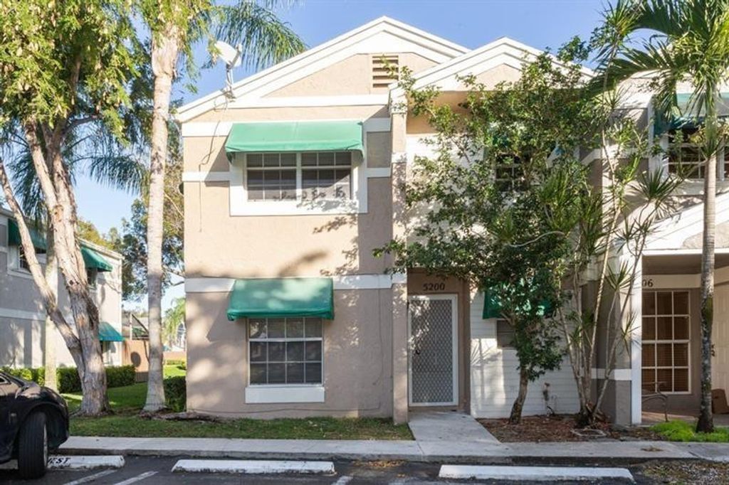 5200 Lake Loop Road, Cooper City, FL 33330