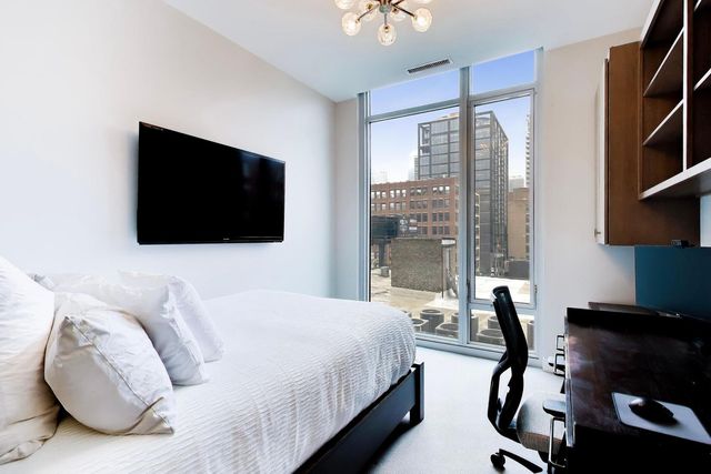 360 W Erie Street 5D, Chicago, IL 60654