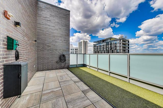 360 W Erie Street 5D, Chicago, IL 60654