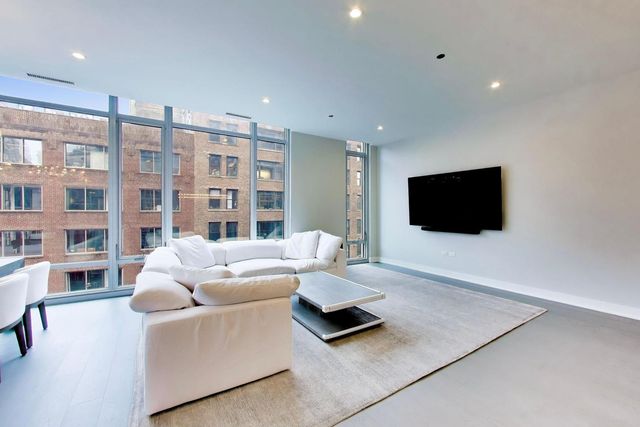 360 W Erie Street 5D, Chicago, IL 60654