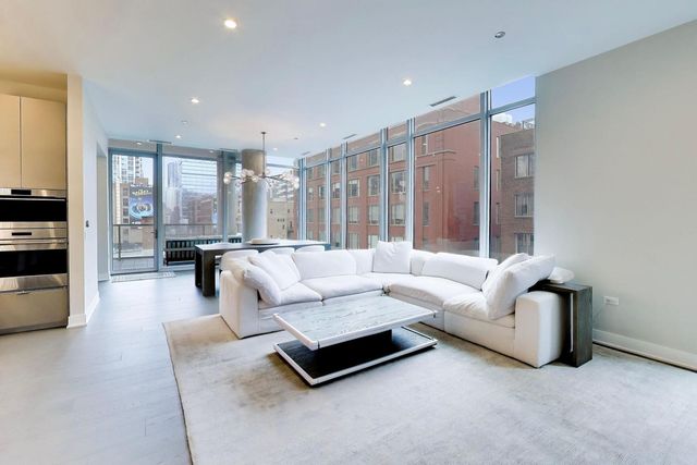 360 W Erie Street 5D, Chicago, IL 60654