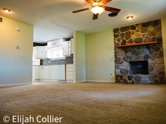 9806 Belding Road NE, Rockford, MI 49341