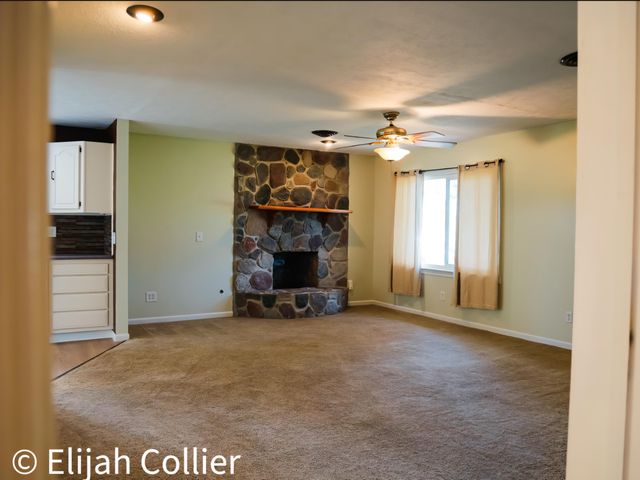 9806 Belding Road NE, Rockford, MI 49341
