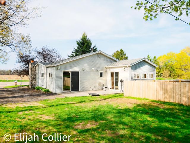 9806 Belding Road NE, Rockford, MI 49341