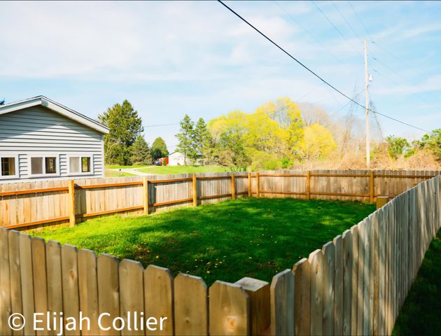 9806 Belding Road NE, Rockford, MI 49341
