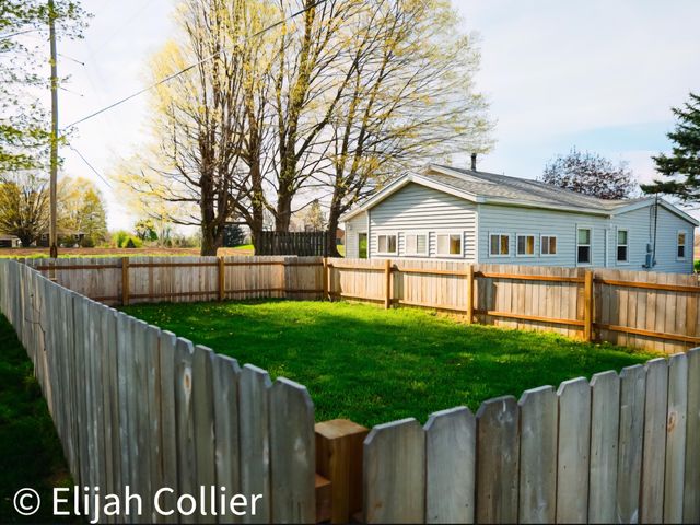 9806 Belding Road NE, Rockford, MI 49341