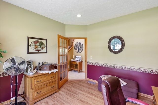 1250 Orchard Glen Drive, Amherst, OH 44001